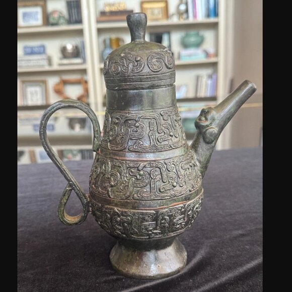 Antique Chinese Bronze Ritual Ewer – Kuilong Dragon Motif & Taotie Mask on Spout - Picture 2 of 8